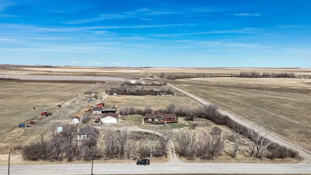 225004 222 Twp Road Rural Wheatland County AB T0J1N0