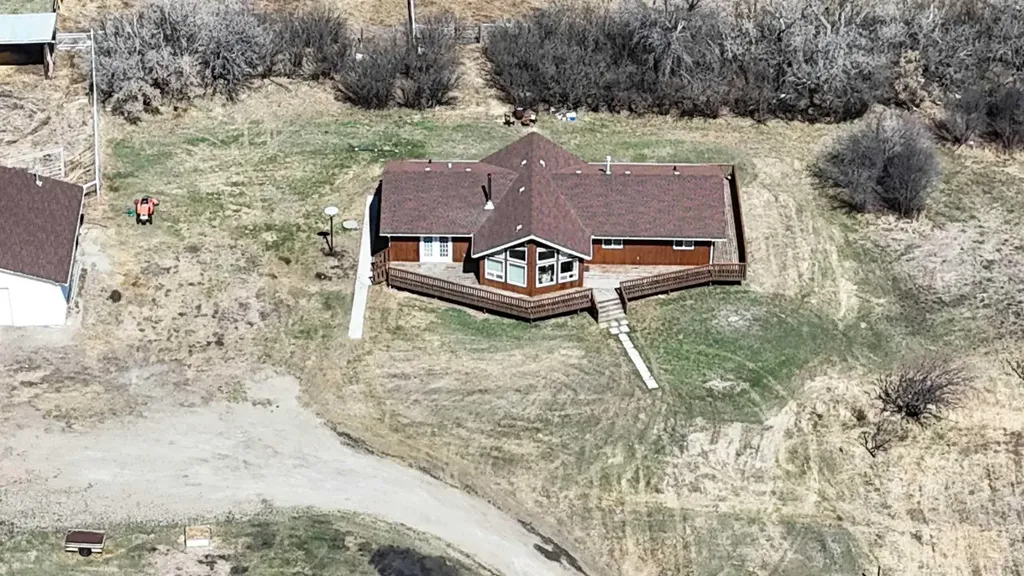225004 222 Twp Road Rural Wheatland County AB T0J1N0