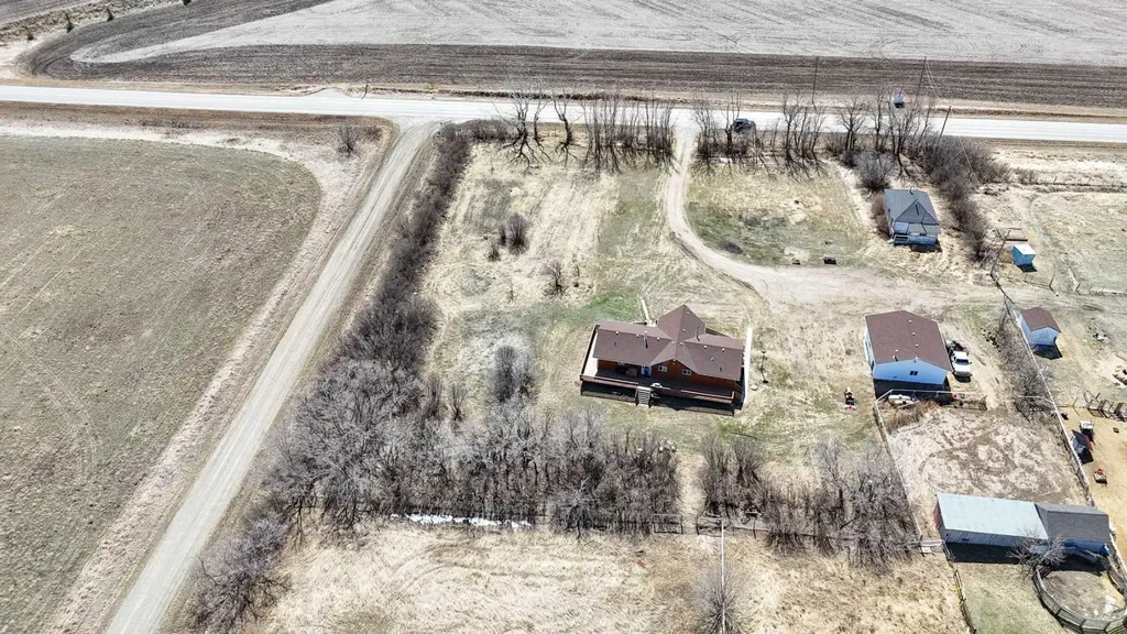 225004 222 Twp Road Rural Wheatland County AB T0J1N0