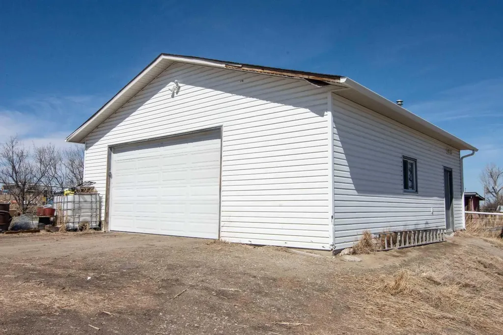225004 222 Twp Road Rural Wheatland County AB T0J1N0