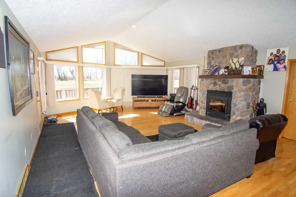 225004 222 Twp Road Rural Wheatland County AB T0J1N0