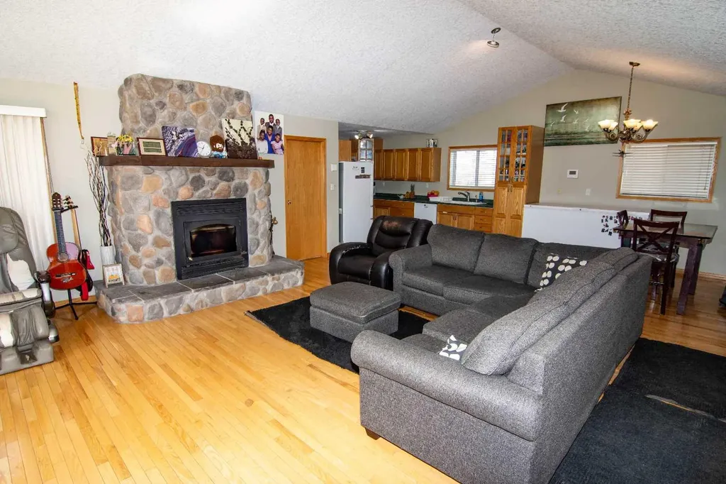 225004 222 Twp Road Rural Wheatland County AB T0J1N0