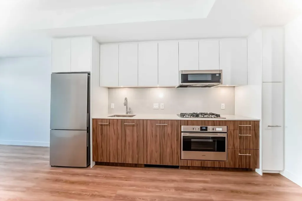 730 2 Avenue SW Calgary AB T2P 1R8