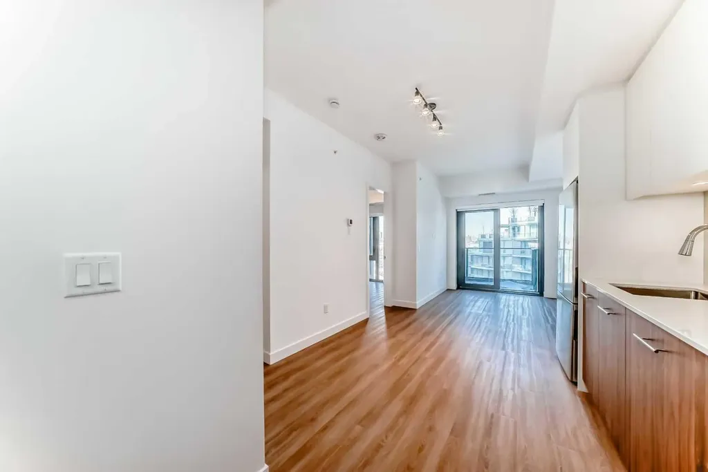 730 2 Avenue SW Calgary AB T2P 1R8