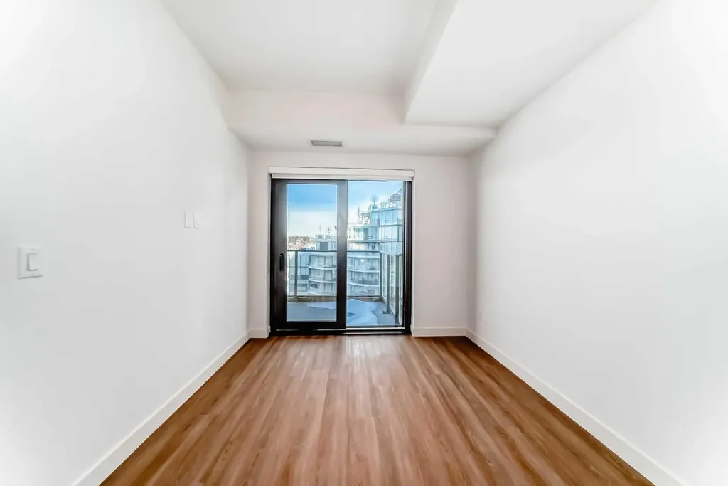 730 2 Avenue SW Calgary AB T2P 1R8