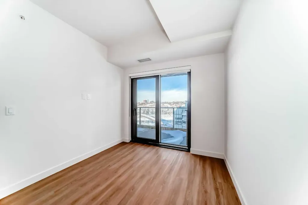 730 2 Avenue SW Calgary AB T2P 1R8
