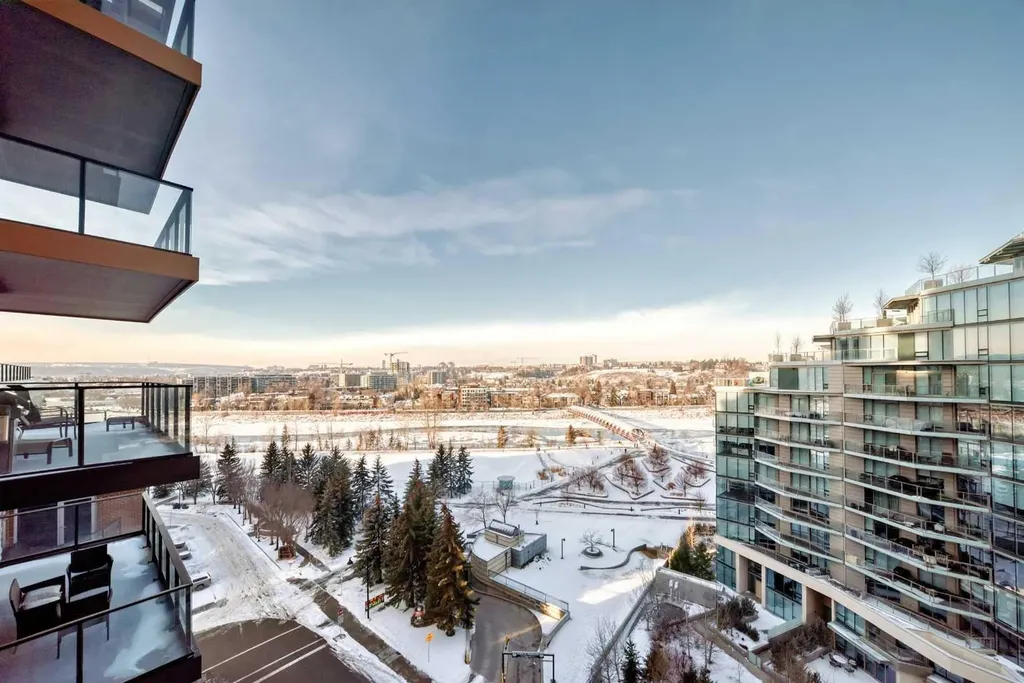 730 2 Avenue SW Calgary AB T2P 1R8