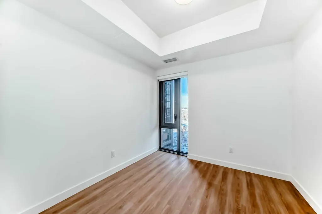 730 2 Avenue SW Calgary AB T2P 1R8