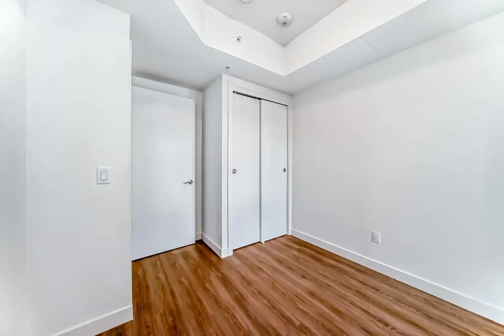 730 2 Avenue SW Calgary AB T2P 1R8