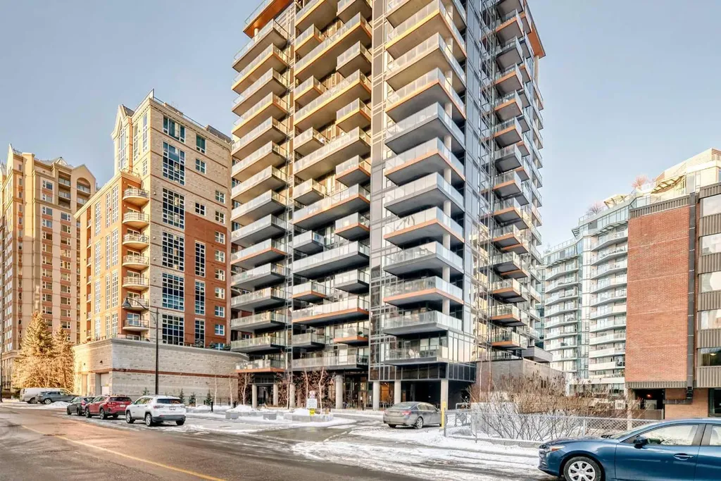 730 2 Avenue SW Calgary AB T2P 1R8