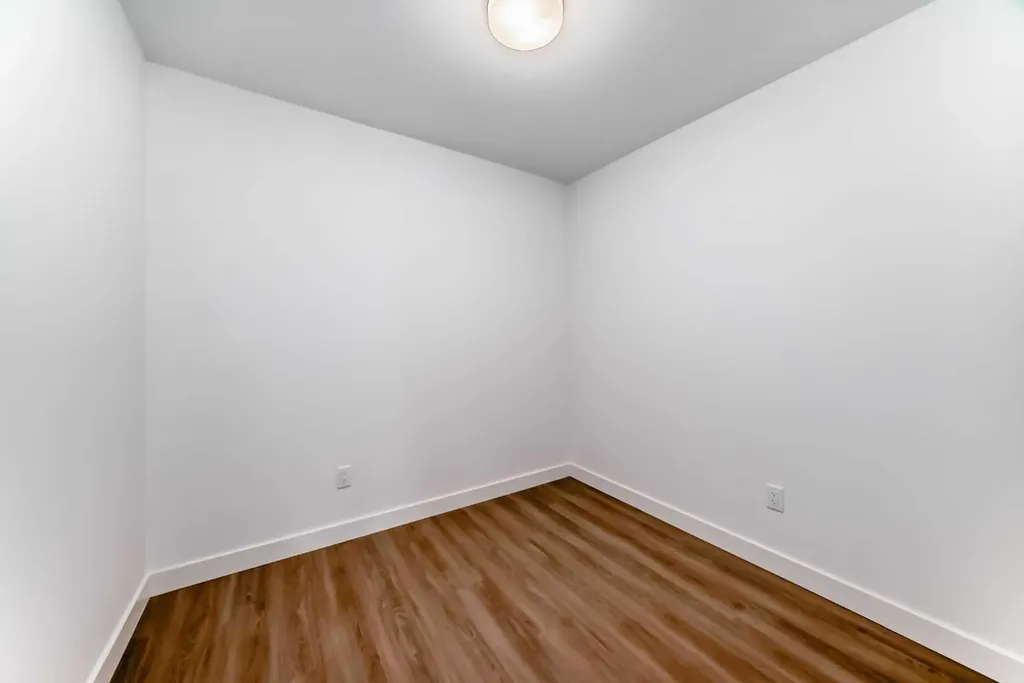 730 2 Avenue SW Calgary AB T2P 1R8