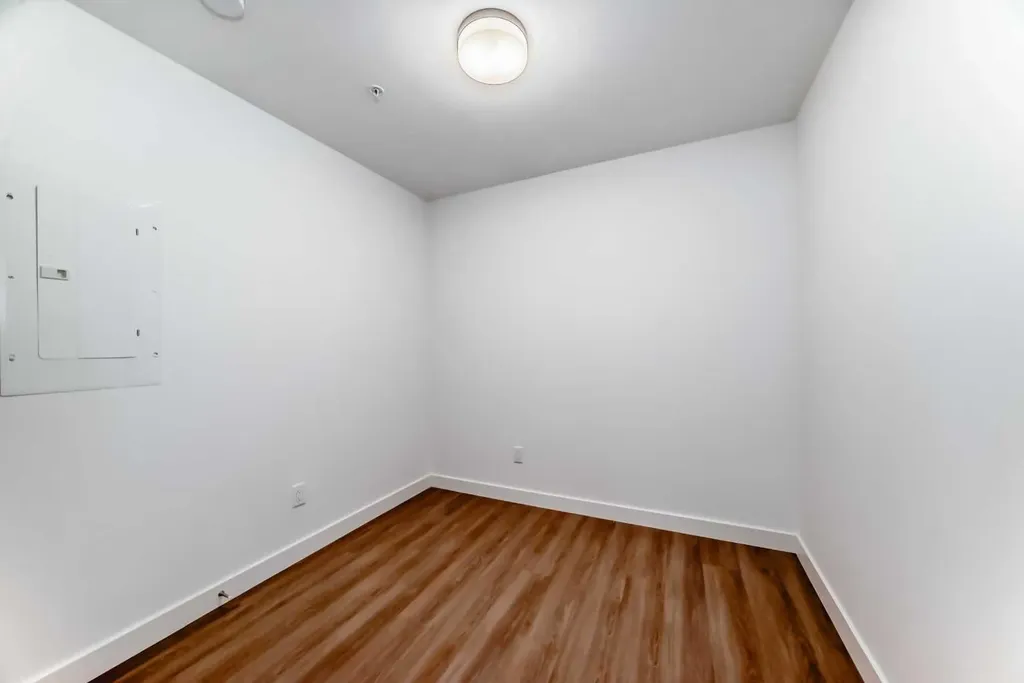 730 2 Avenue SW Calgary AB T2P 1R8