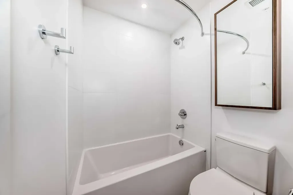 730 2 Avenue SW Calgary AB T2P 1R8