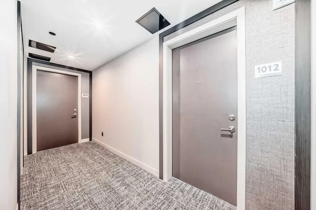 730 2 Avenue SW Calgary AB T2P 1R8