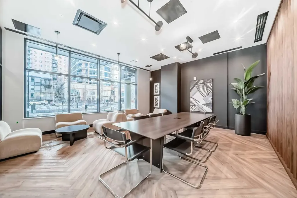 730 2 Avenue SW Calgary AB T2P 1R8