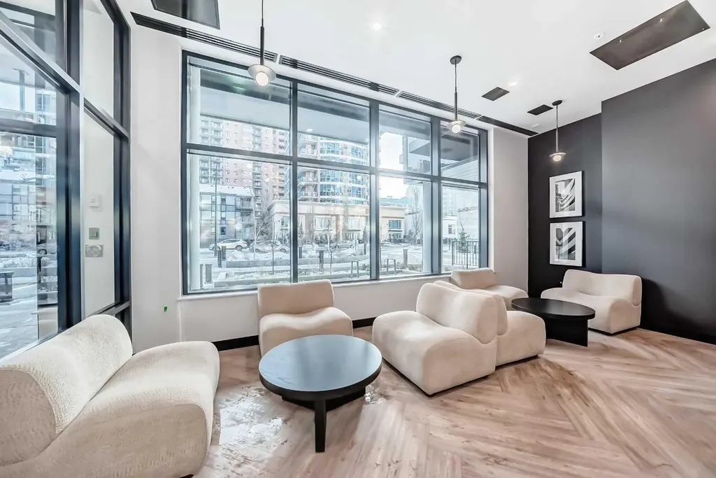 730 2 Avenue SW Calgary AB T2P 1R8