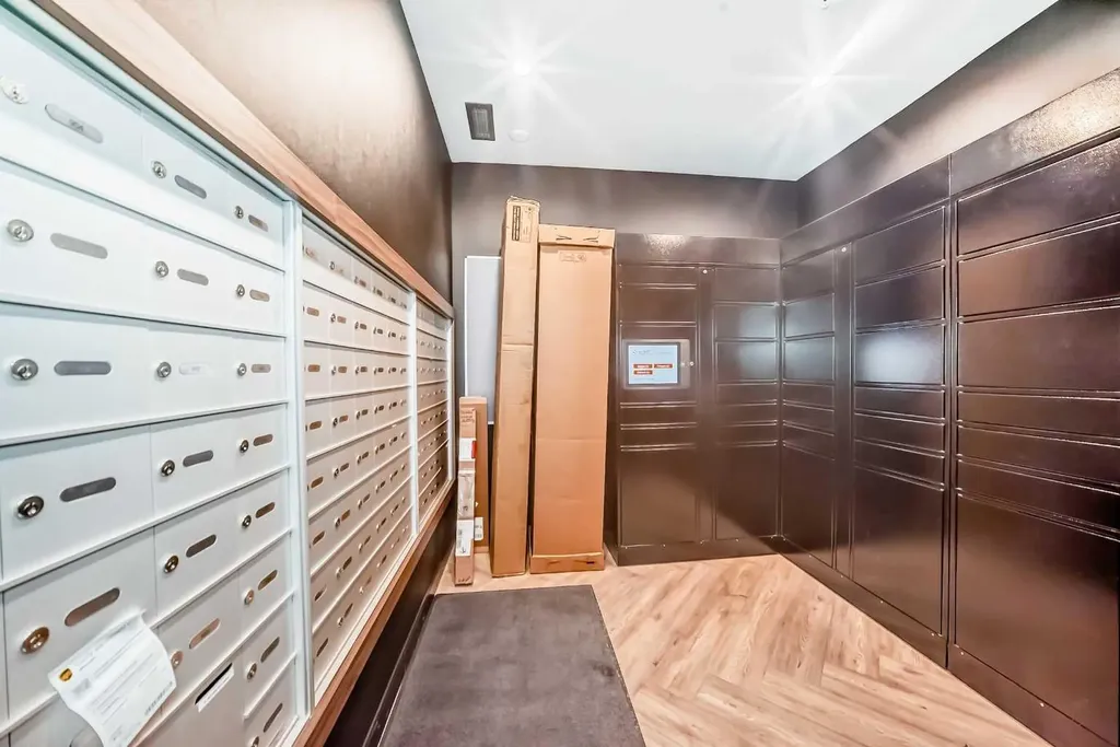 730 2 Avenue SW Calgary AB T2P 1R8