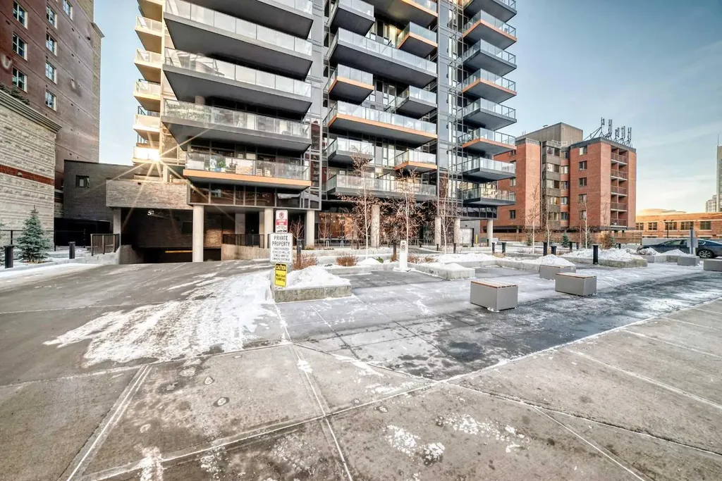 730 2 Avenue SW Calgary AB T2P 1R8