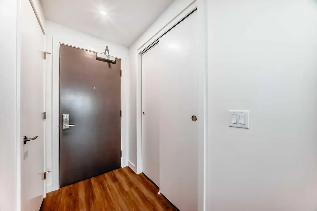 730 2 Avenue SW Calgary AB T2P 1R8