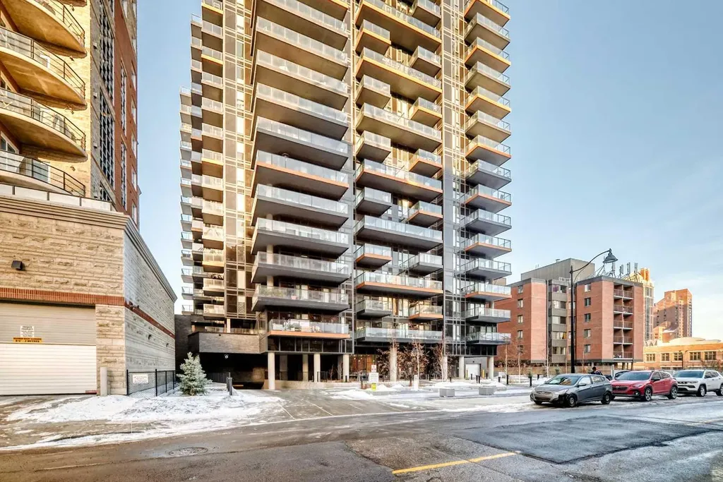 730 2 Avenue SW Calgary AB T2P 1R8