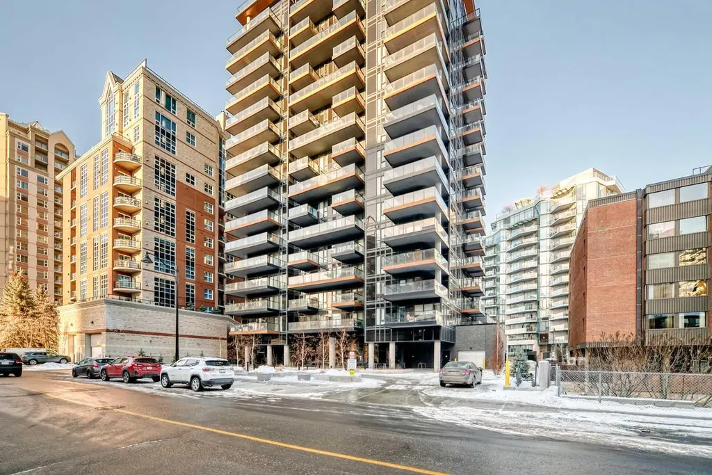 730 2 Avenue SW Calgary AB T2P 1R8