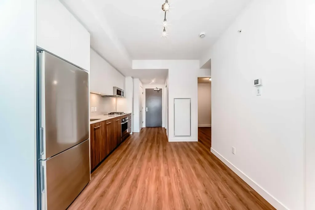 730 2 Avenue SW Calgary AB T2P 1R8
