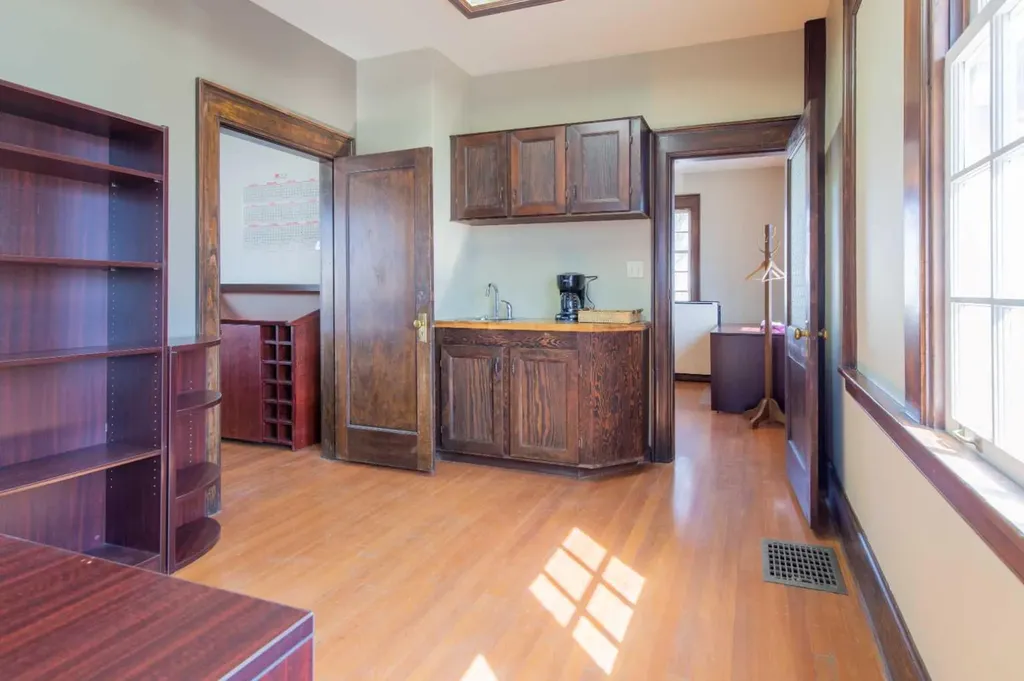2224 2 Avenue Fort Macleod AB T0L0Z0