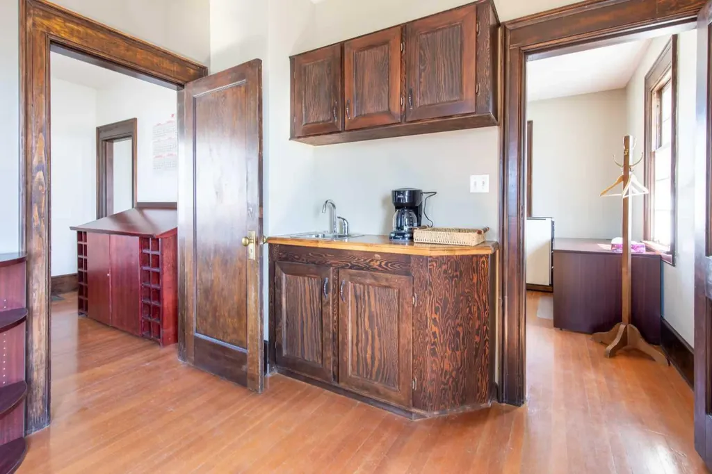 2224 2 Avenue Fort Macleod AB T0L0Z0