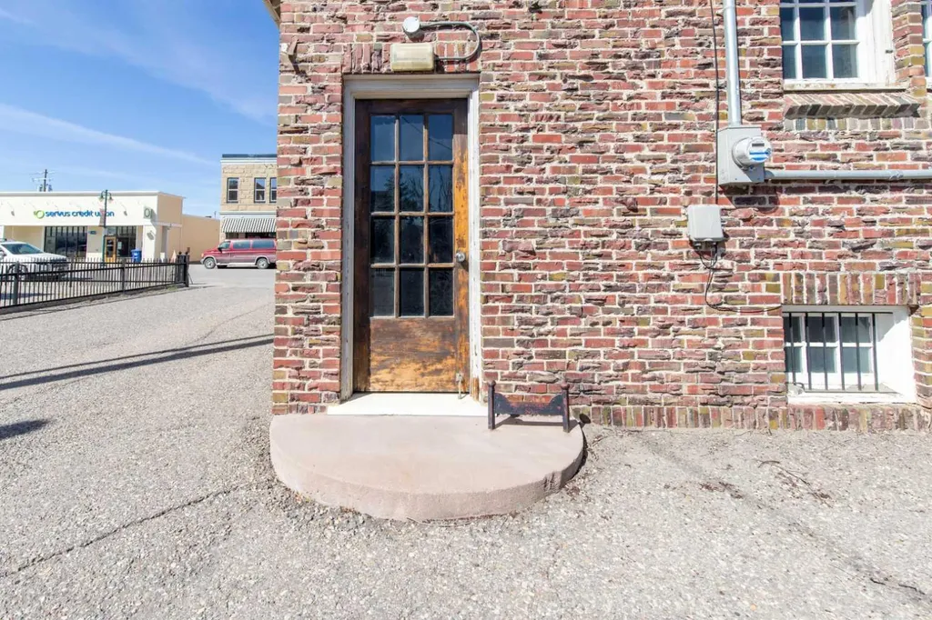2224 2 Avenue Fort Macleod AB T0L0Z0