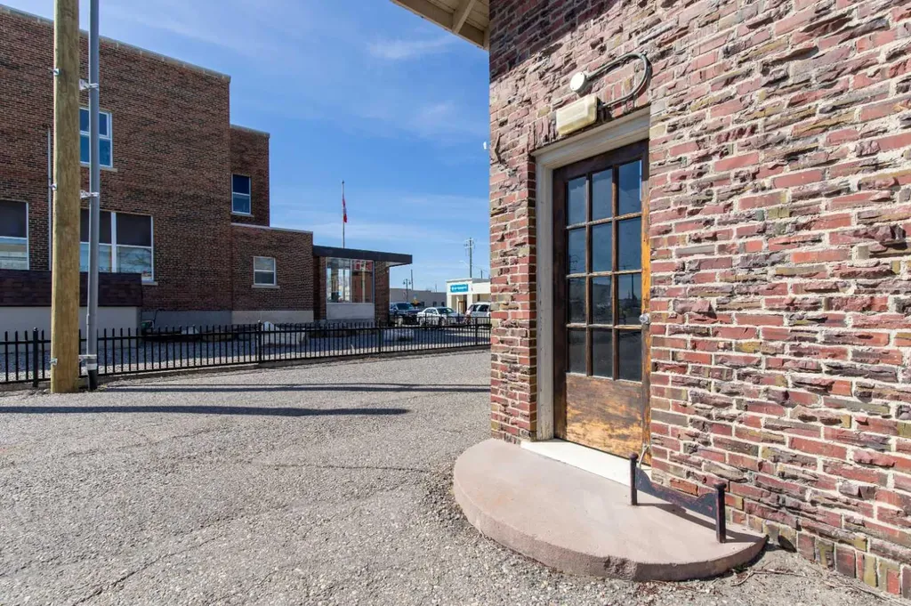 2224 2 Avenue Fort Macleod AB T0L0Z0