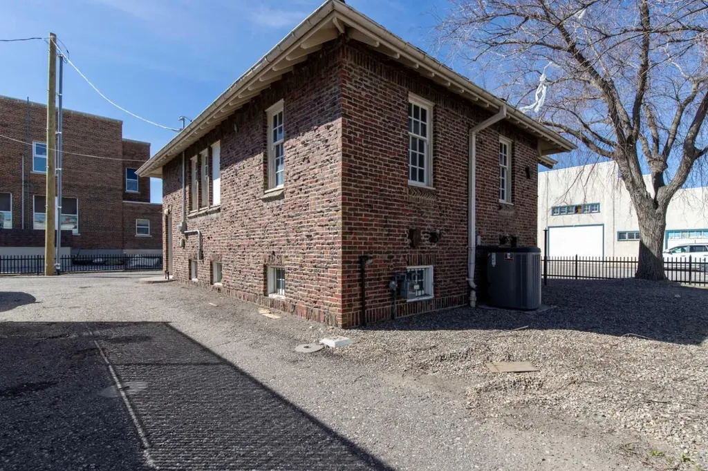 2224 2 Avenue Fort Macleod AB T0L0Z0