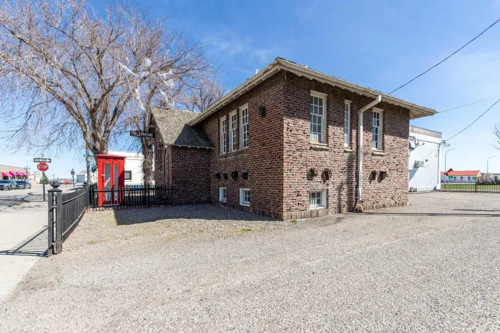 2224 2 Avenue Fort Macleod AB T0L0Z0