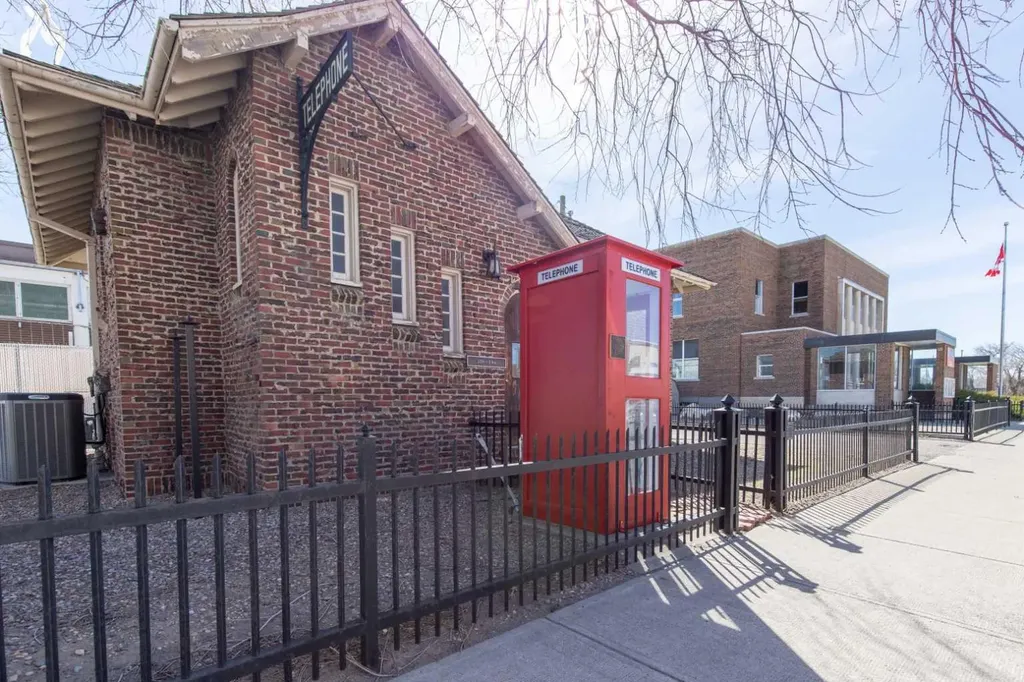 2224 2 Avenue Fort Macleod AB T0L0Z0