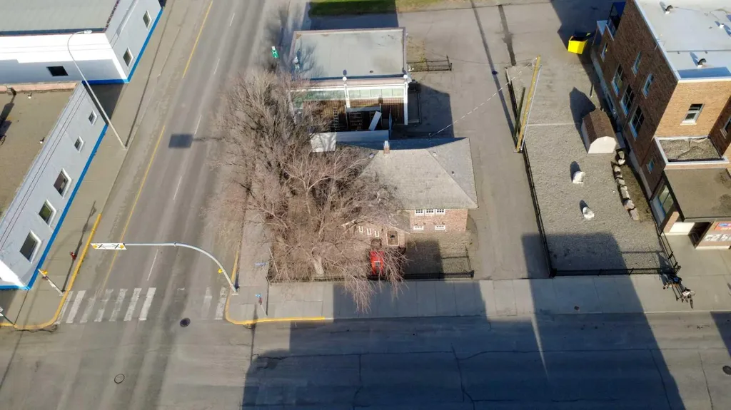 2224 2 Avenue Fort Macleod AB T0L0Z0