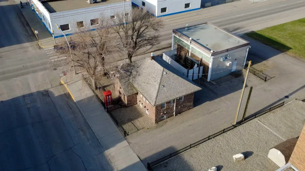 2224 2 Avenue Fort Macleod AB T0L0Z0