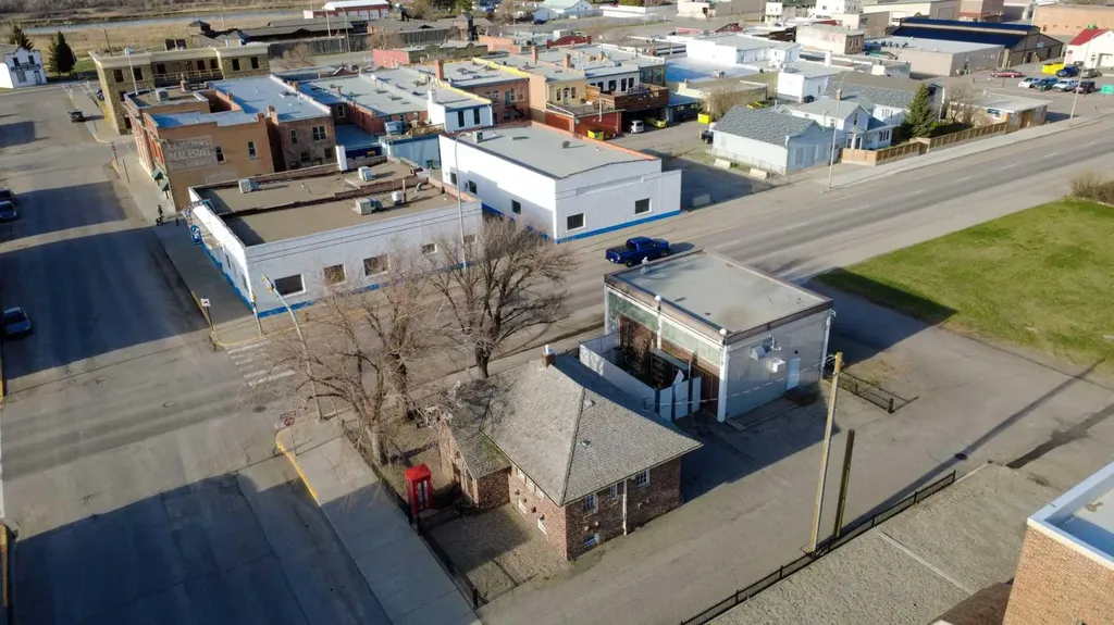 2224 2 Avenue Fort Macleod AB T0L0Z0