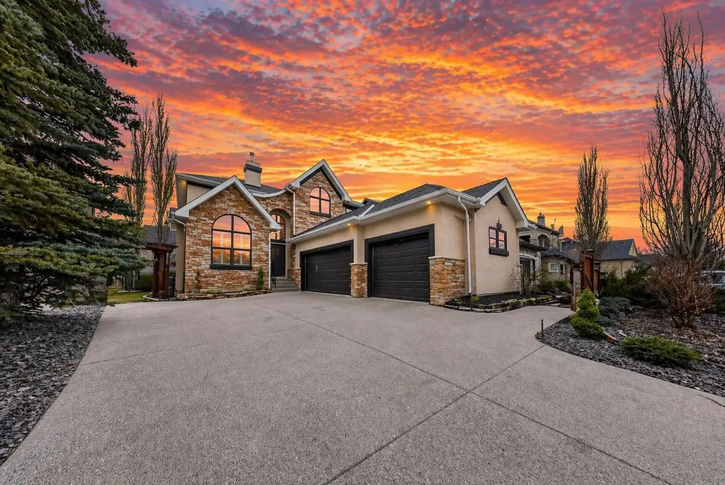 2621 Evercreek Bluffs Way SW Calgary AB T2Y 4P5