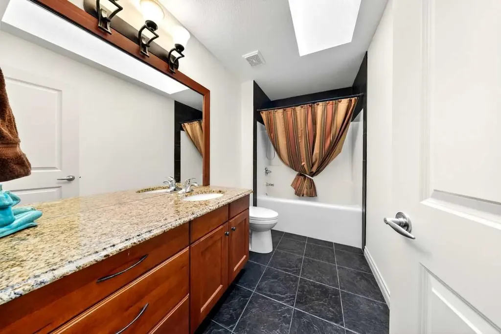 2621 Evercreek Bluffs Way SW Calgary AB T2Y 4P5