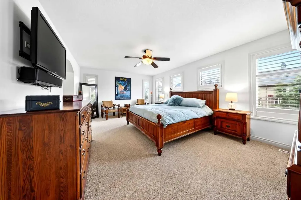 2621 Evercreek Bluffs Way SW Calgary AB T2Y 4P5