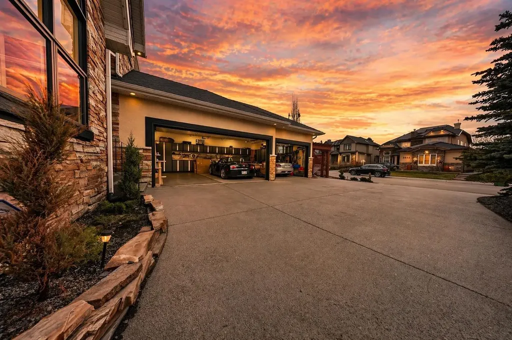 2621 Evercreek Bluffs Way SW Calgary AB T2Y 4P5