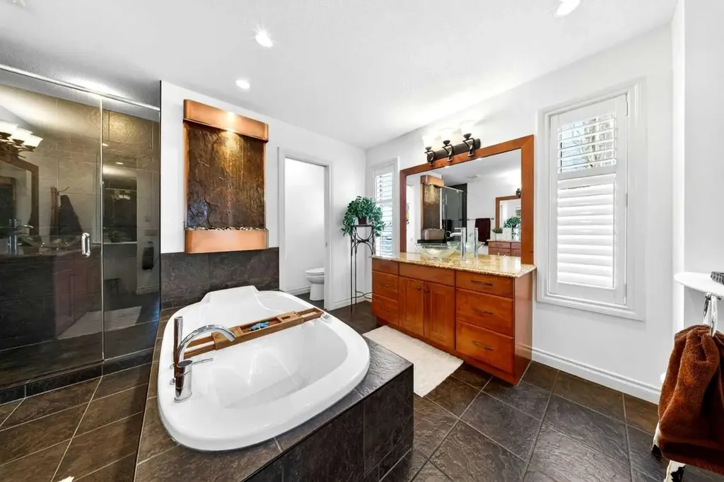 2621 Evercreek Bluffs Way SW Calgary AB T2Y 4P5
