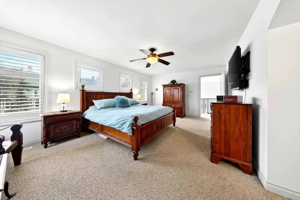 2621 Evercreek Bluffs Way SW Calgary AB T2Y 4P5