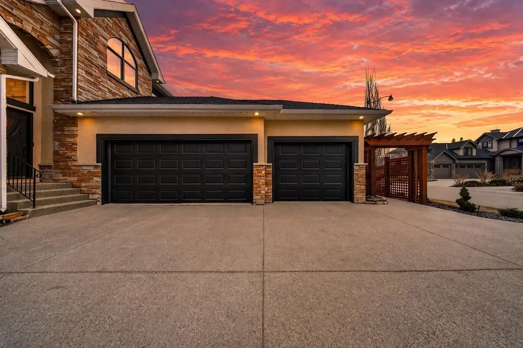 2621 Evercreek Bluffs Way SW Calgary AB T2Y 4P5