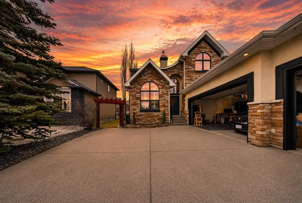 2621 Evercreek Bluffs Way SW Calgary AB T2Y 4P5