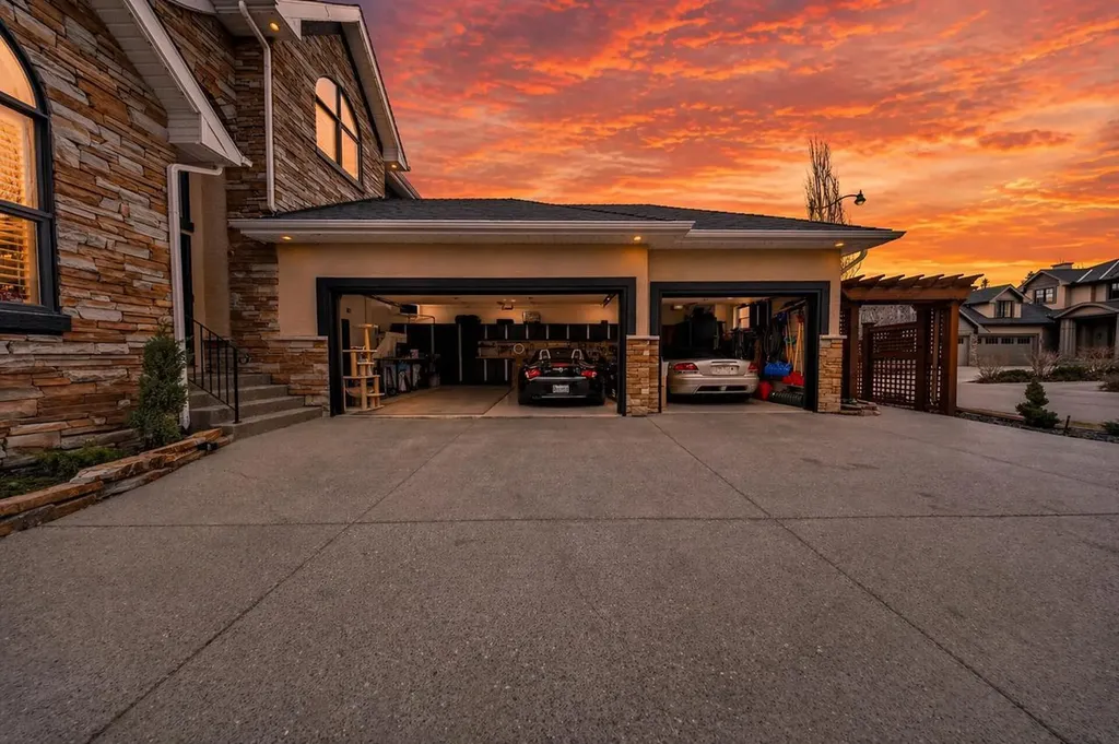 2621 Evercreek Bluffs Way SW Calgary AB T2Y 4P5