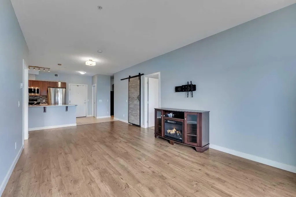 604 East Lake Boulevard Airdrie AB T4A 0G6