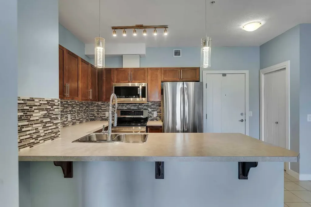 604 East Lake Boulevard Airdrie AB T4A 0G6