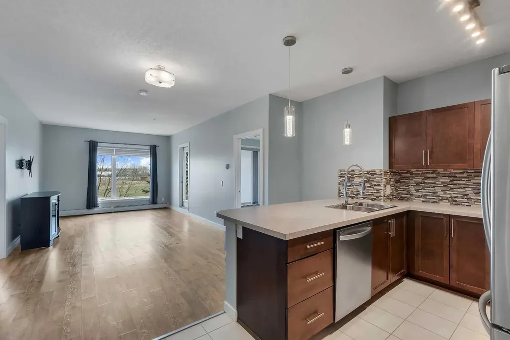 604 East Lake Boulevard Airdrie AB T4A 0G6