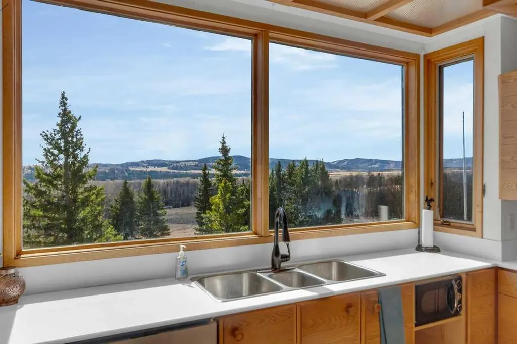 240074 Highway 546 Rural Foothills County AB T0L 2A0