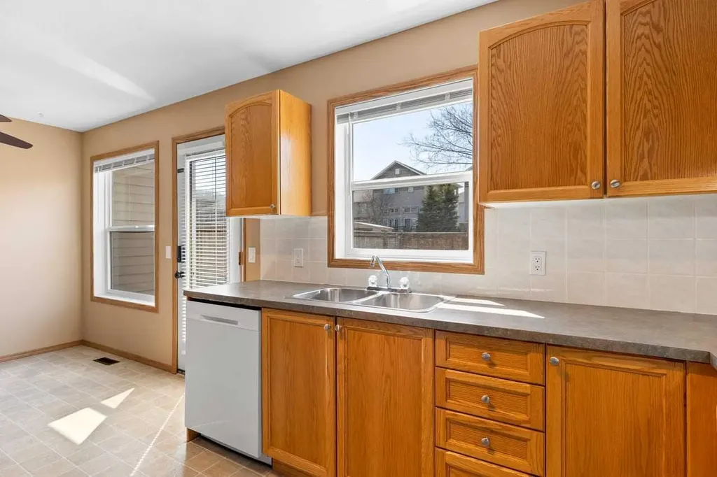 1503 Eagleview Place NW High River AB T1V 1X1